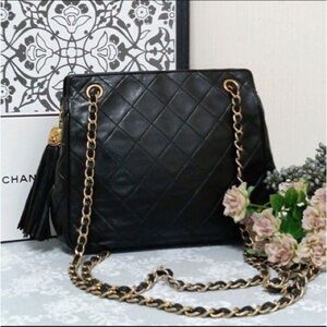 Chanel black leather crossbody shoulder bag